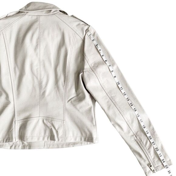 GUESS Faux Leather Crop Moto Jacket! - Picture 8 of 11